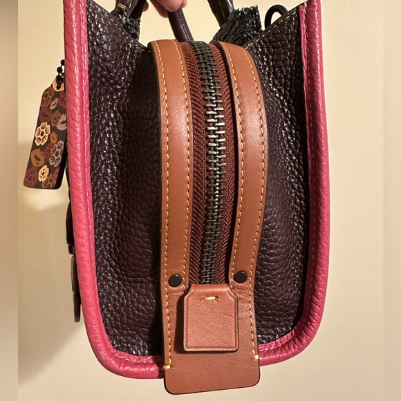 Coach Rogue 20 with Tea Roses - by Coach Create - Picture 5 of 9